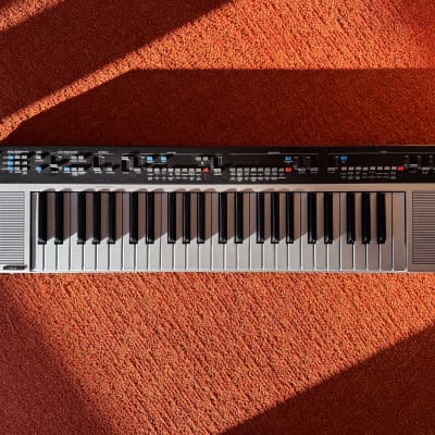 Vintage 1980s Yamaha PS-55S Portable Keyboard Special Edition Silver w/ Dust Cover & Power Supply
