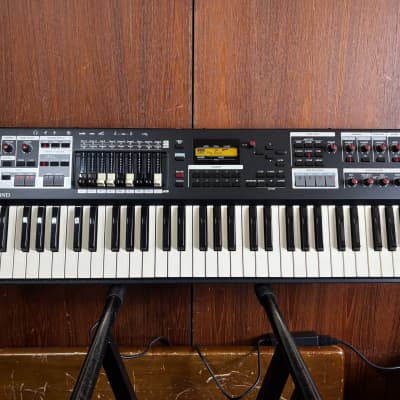Hammond Sk1 61-key Portable Combo Organ w/ gig bag power supply