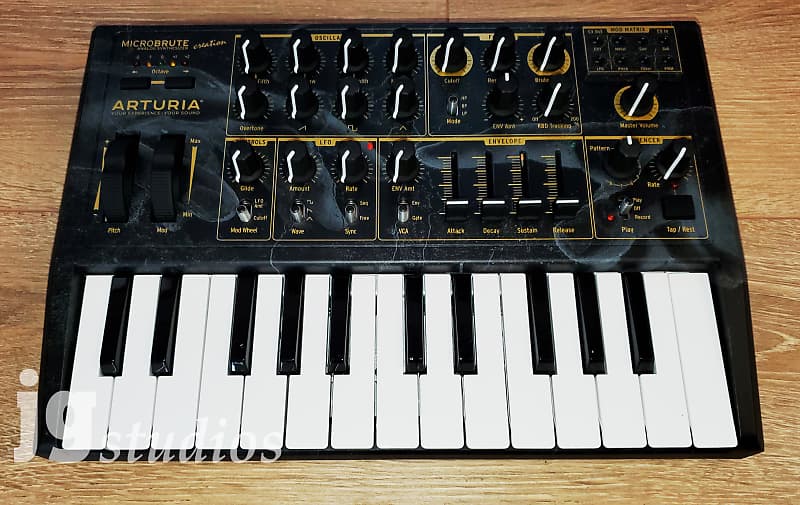 Arturia MicroBrute Creation 25-Key Synthesizer