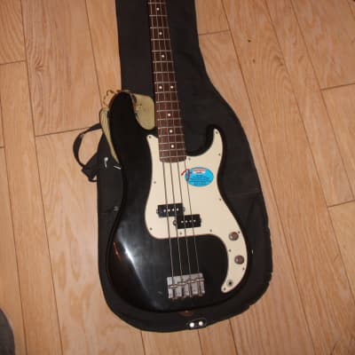 Fender Standard Precision Bass Black/White image 4