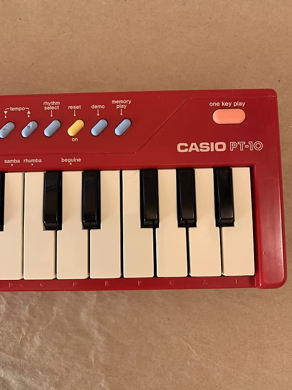 Casio PT-1☆Red☆ビンテージミニシンセサイザー☆昭和レトロ☆日本製 Casio PT-1☆Red☆ビンテージミニシンセサイザー☆昭和レトロ