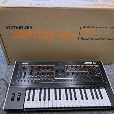 Super Awesome  Roland Jupiter-Xm 37-Key Synthesizer