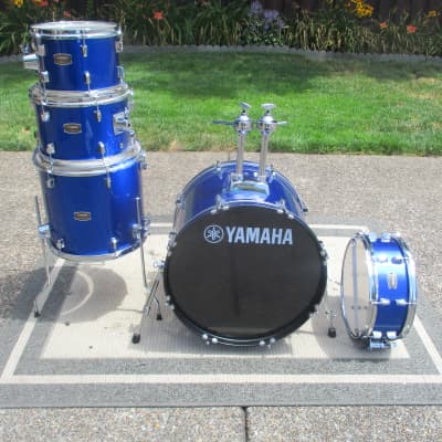 Yamaha 20 X 16 Bass Drum, Hardwood Shell, Evans EMad Head - Mint! image 12