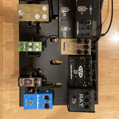 LA Sound Design Pedal Board Mega Vibe/Duelist/Strymon/Source Audio