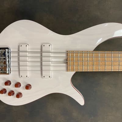 F Bass BN5 Trans White with Bloodwood Binding image 2