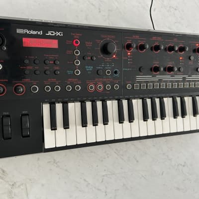 Roland JD-Xi 37-Key Analog/Digital Crossover Synthesizer 2015 - Present - Black