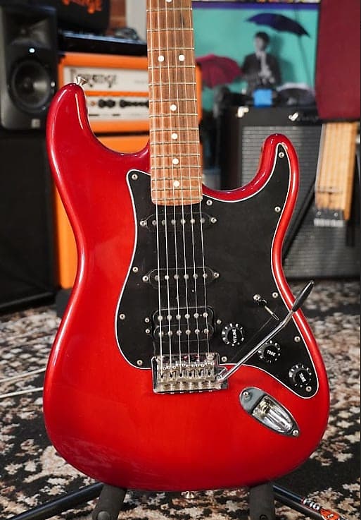 Fender Player Stratocaster HSS Pau Ferro Fingerboard Limited-Edition  Electric Guitar Candy Red Burst