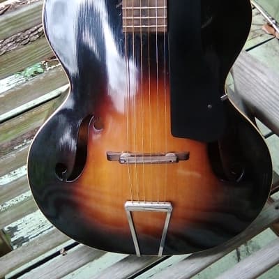 Supertone 1930,S 1930,S Brown Sunburst Cant find one this clean, early no sticker model image 5