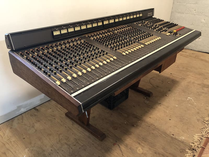 Soundcraft Series 1600 Mixing Console Reverb