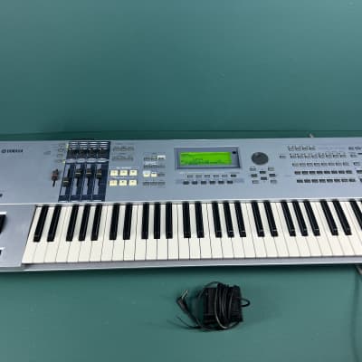 Yamaha Motif ES 6 Production Synthesizer 2000s - Gray