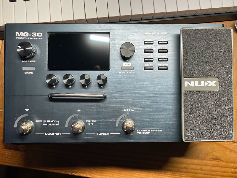 NuX MG-30 Versatile Modeling Guitar Processor 2021 - Black NuX MG-30 Versatile Modeling Guitar Processor 2021 - Black