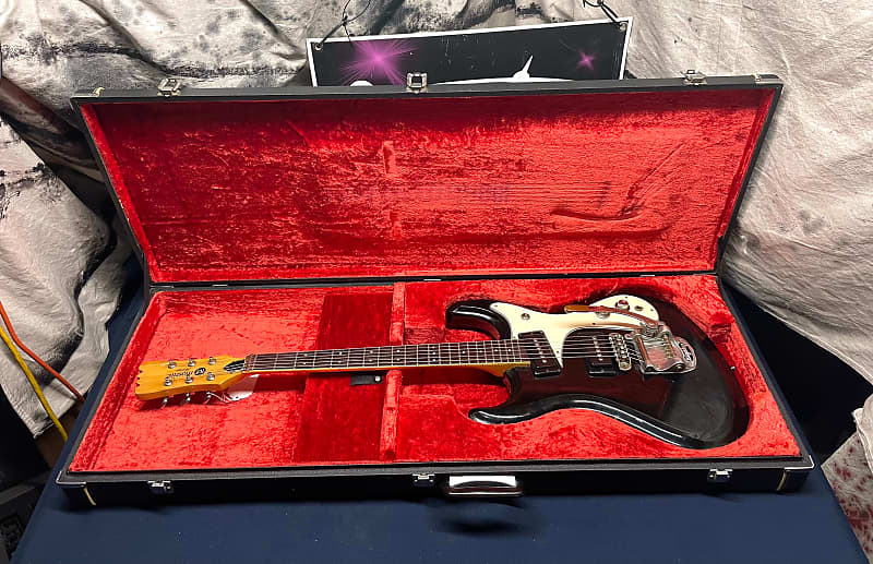 Mosrite Avenger Guitar with Bigsby + Case - Black image 1