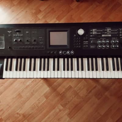 Roland V-Synth GT 61-Key Elastic Audio Synthesizer