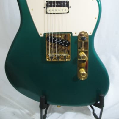 Logan Telemaster 2020 Emerald Green gold metallic hase image 2