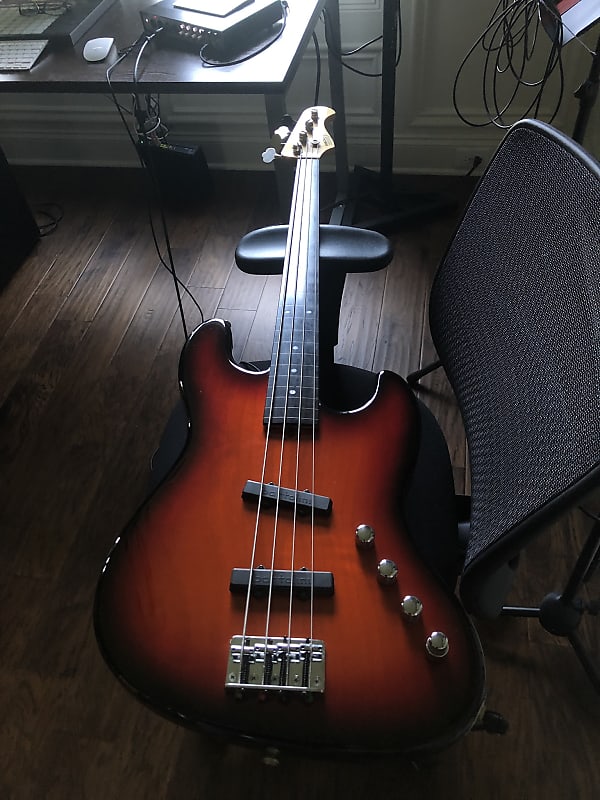 Moon JJ-4 Sunburst Fretless Jazz Bass | Reverb Cyprus