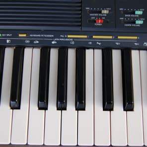 Vintage Yamaha PSR 70 Electronic Keyboard *Midi *1985 *Great Sounds *Portable image 7