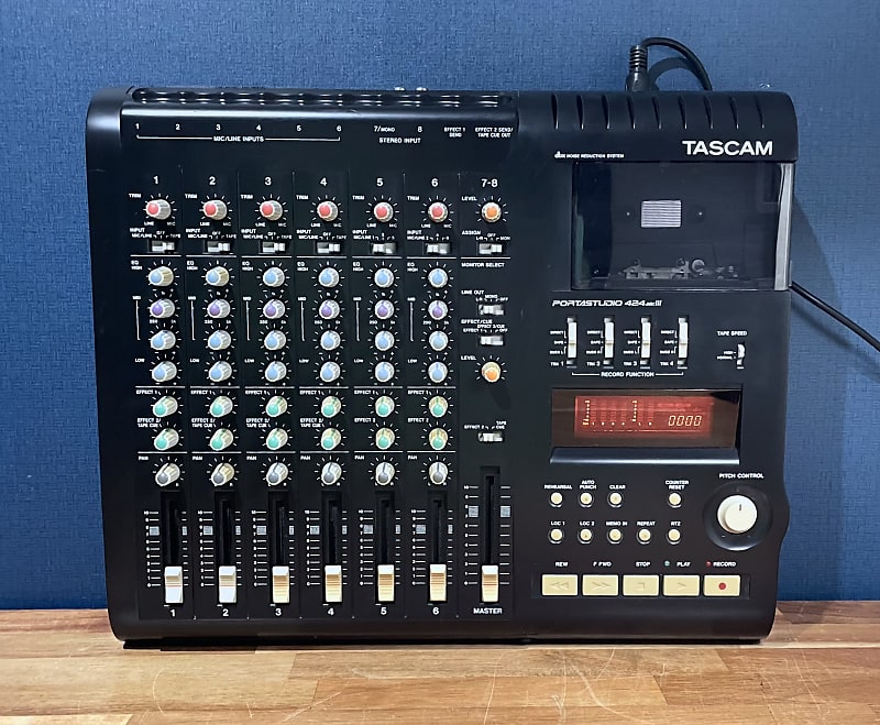 配信機器・PA機器・レコーディング機器 TASCAM PORTASTUDIO 424 mkII Tascam Portastudio 424 MKII: Discover Your Creative Sound