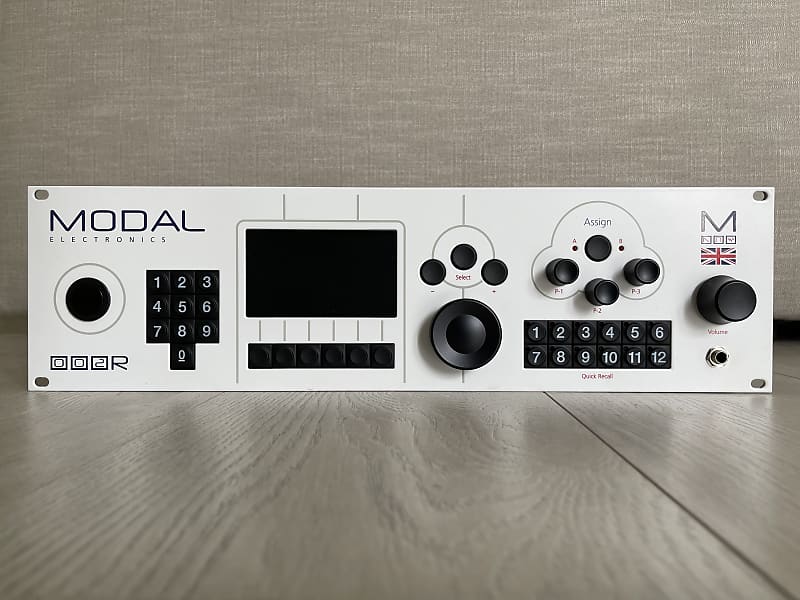 Modal Electronics 002R Rackmount 8-Voice Analogue-Digital Hybrid Synthesizer 2020 - 2021 White image 1