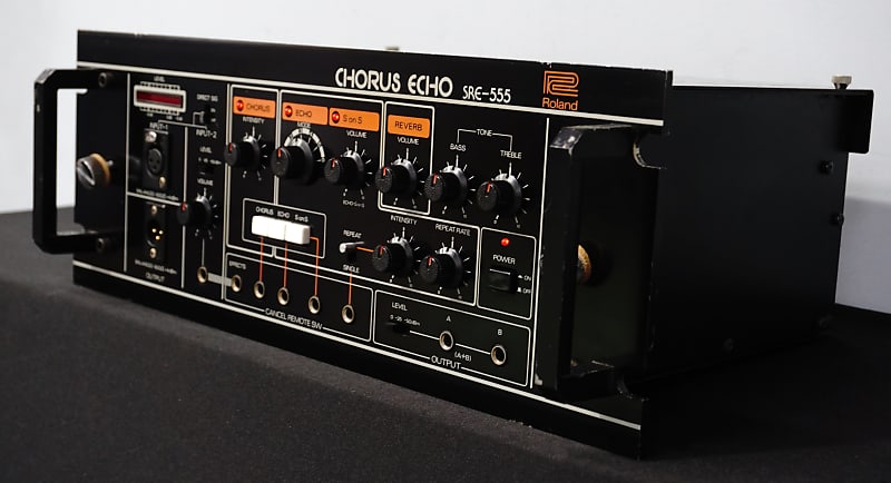 Roland SRE-555 Chorus Echo Vintage 80's Chorus, Tape Echo & Spring Reverb -  240V