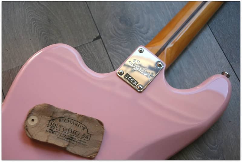 Squier BassⅥ ピンク 限定色 Squier Classic Vibe Bass VI Shell Pink w/Matching Headcap