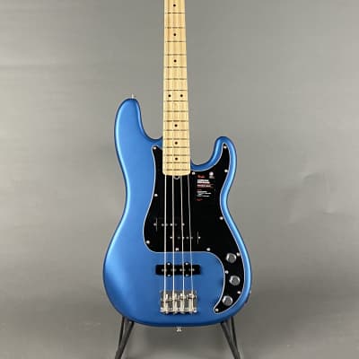 Fender American Performer Precision Bass  Satin Lake Placid Blue/Maple image 7