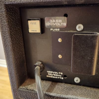 ACOUSTIC model 124 (1974-78) – 350 watts/4 x 10 speakers image 3