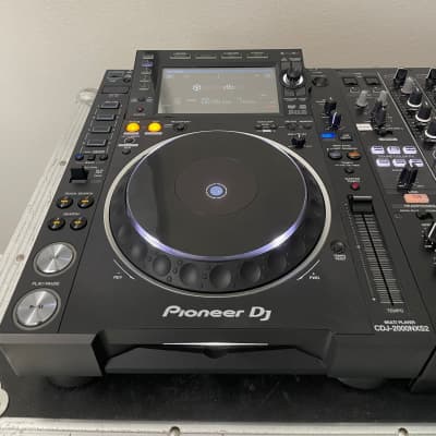 Pioneer 2) CDJ 2000 NXS2 1) DJM-900NXS2 with Odyssey Flight