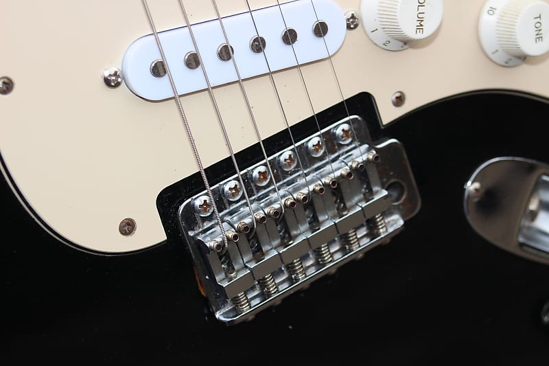 Joodee＊Electric Custom Used JooDee Electric Custom MIJ 3 tone w/bag - Tone Tailors