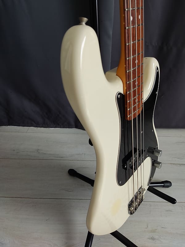 Fender PB-70 Precision Bass Reissue MIJ