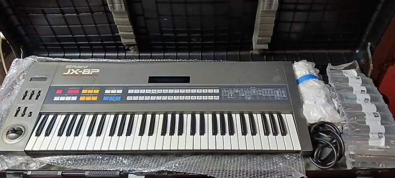 Roland JX-8P ヴィンテージシンセサイザー Roland JX-8P | Vintage Synth Explorer