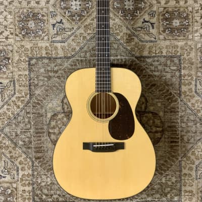 Martin Standard Series 000-18