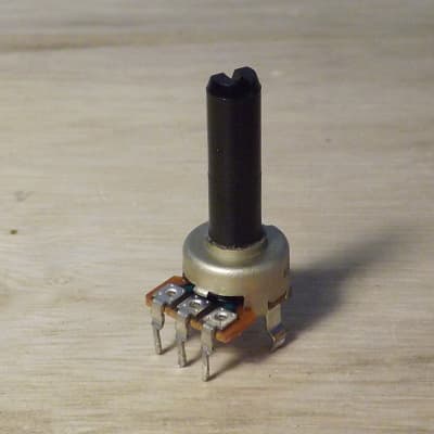 Boss DR-110 parts - potentiometer 3 (accent)