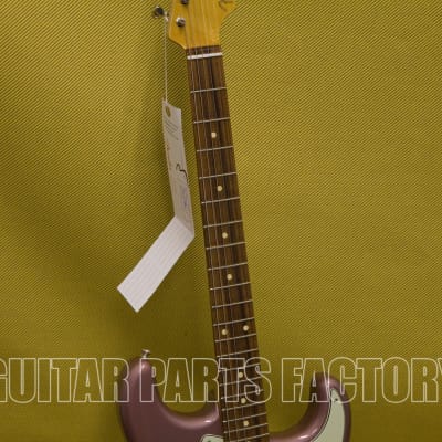 014-9993-366 Vintera® '60s Stratocaster® Mod Guitar Pau Ferro Fingerboard Burgundy Mist Metallic image 3