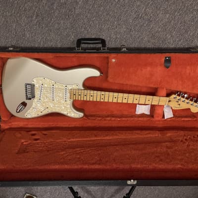Fender Roadhouse Stratocaster with Maple Fretboard 1997 - 2000 - Shoreline Gold for sale