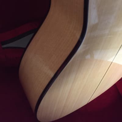 Thomas f60 nylon classical/flamenco guitar  with case blonde image 3