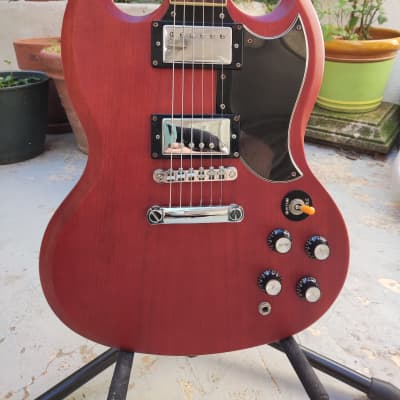 Epiphone SG G-400 Worn Cherry (2009) - Guitar Compare