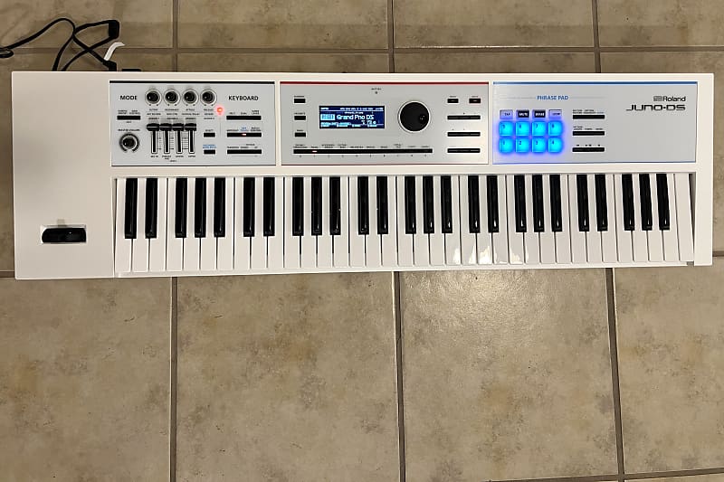 Roland Juno DS61W Limited Edition Synthesizer White | Reverb
