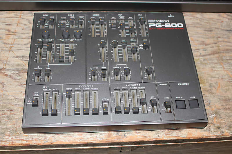 Roland PG-800 Synthesizer Programmer | Reverb Canada