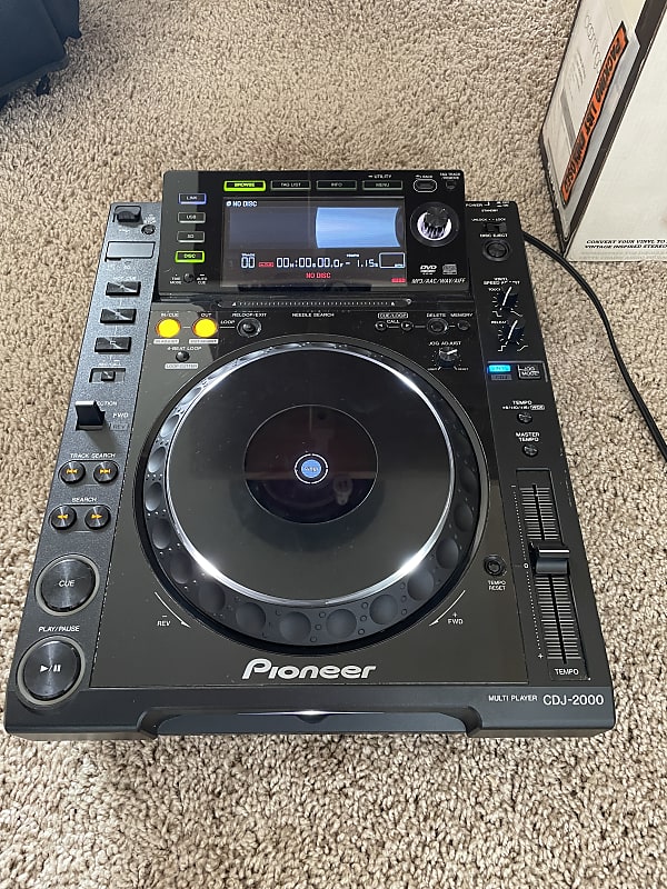 2 X Pioneer CDJ-2000 2010's with Gator GCLUBCDMX12 Cases