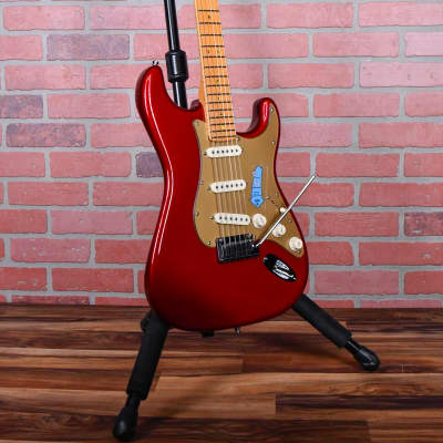Fender American Deluxe Stratocaster V-Neck 50th Anniversary with Maple Fretboard Candy Apple Red 2004 wOHSC image 3