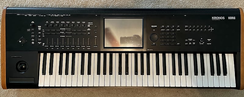 Korg Kronos 2 61 Key Workstation w/ Korg Hardshell Case