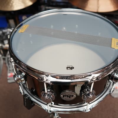DW Collectors Series #DRVB6514SUC-B Black Nickel Over Brass 6 1/2" x 14" Snare Drum - chrome hdw. image 9