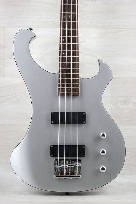 ベースギター Grass Roots シルバー PIERROT KOHTA ベースギター Grass Roots シルバー PIERROT KOHTA - メルカリ