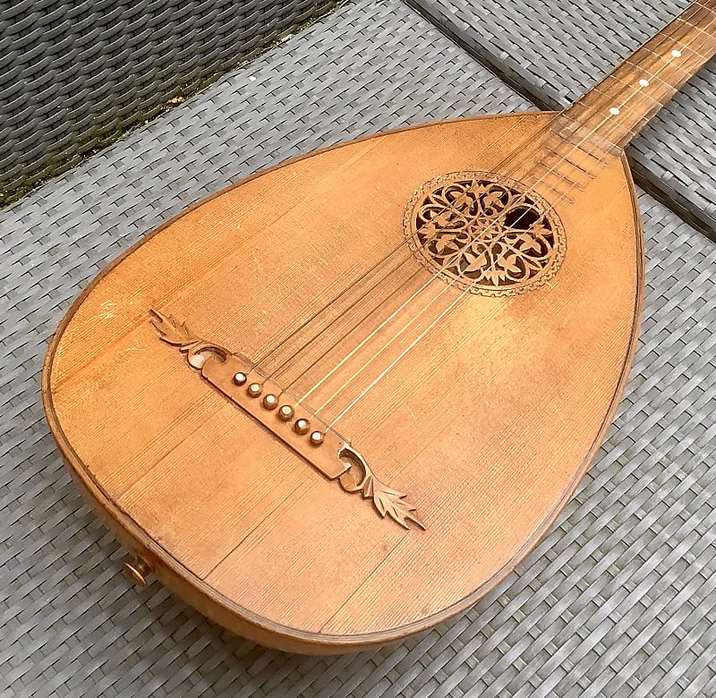 Vintage lute on sale