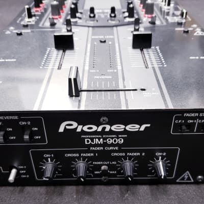 Pioneer  Djm 909 & Roadrunner Case image 5