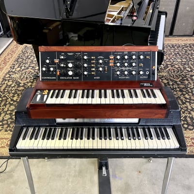 Moog MiniMoog Model D c 1973 Walnut original vintage USA analog synthesizer synth
