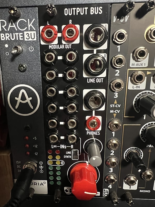 Divkid Output Bus
