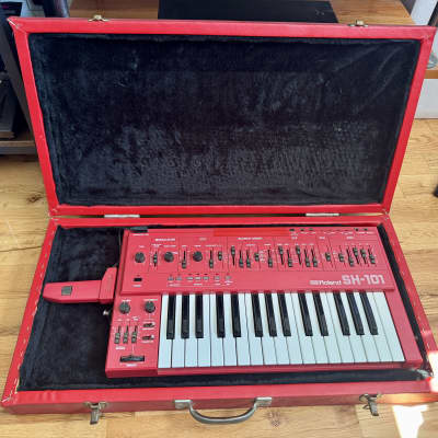 Roland SH-101 Red with MGS-1 grip and hard case