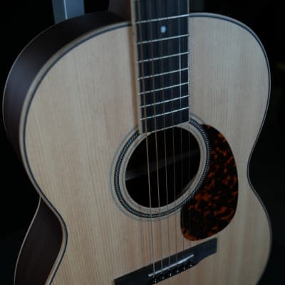 Larrivee L-03R Rosewood Acoustic Guitar - Natural image 3