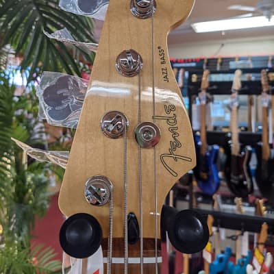 Fender Player Jazz Bass®, Pau Ferro Fingerboard, 3-Color Sunburst image 4